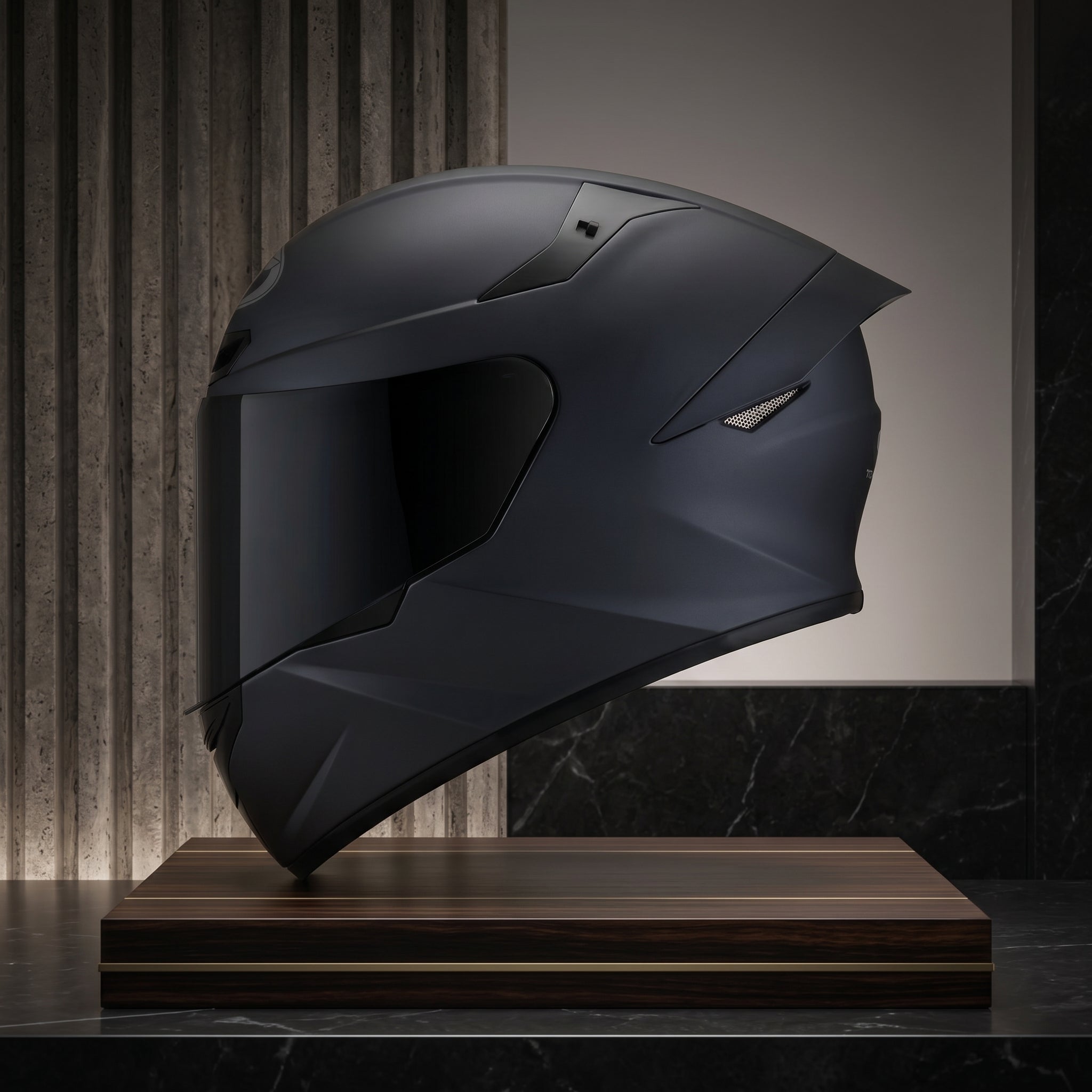 Capacete KYT TT-Course Preto Fosco - showcase premium fundo escuro